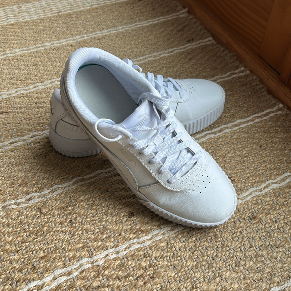 Women’s PUMA Catina Sneakers-Size 9